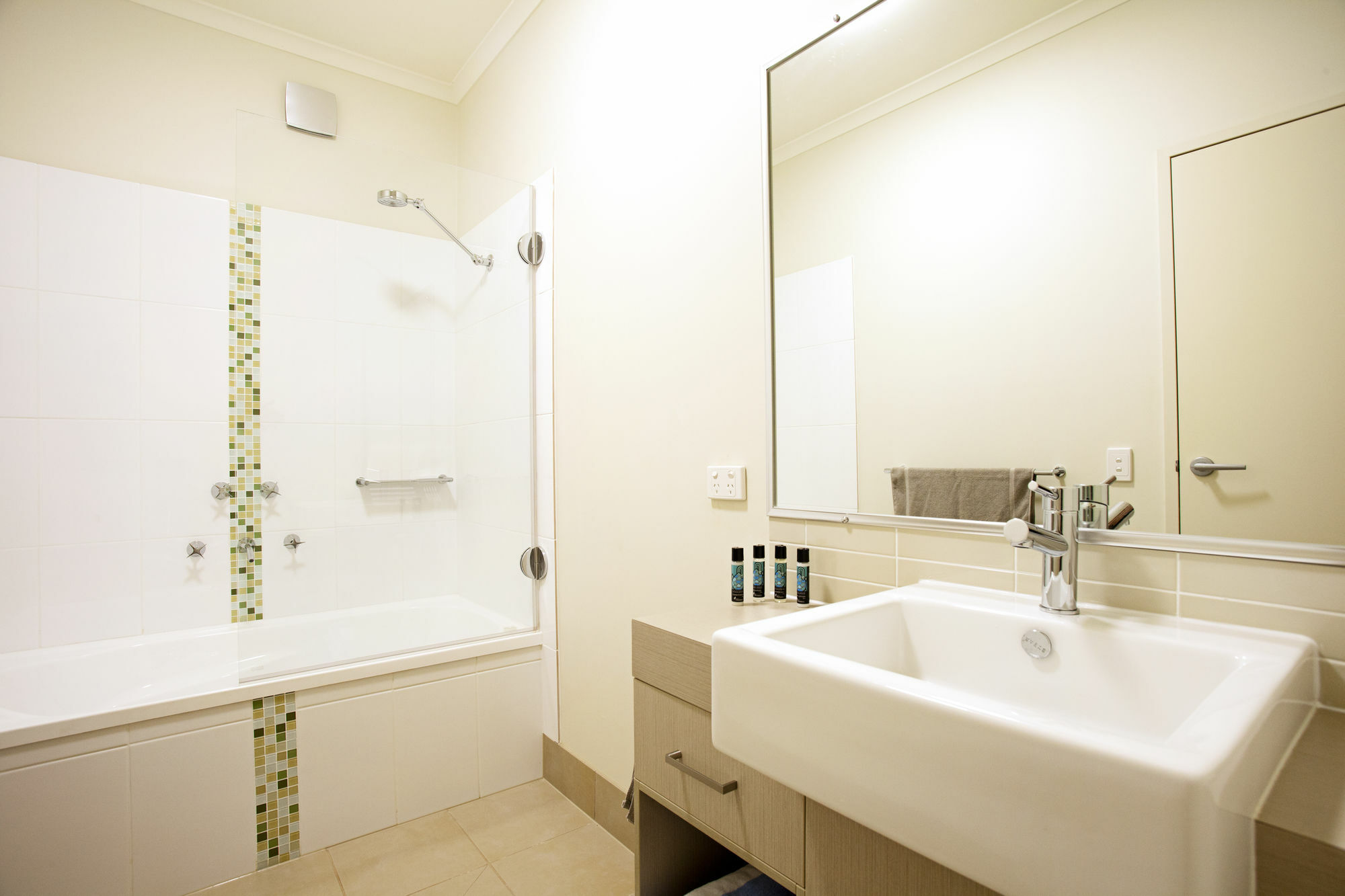 Freshwater East Kimberley Apartments Кунунарра Экстерьер фото